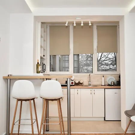 Ramonda - Center Dorcol - With Free Parking Apartment