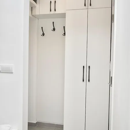Ramonda - In Center Dorcol Apartamento *