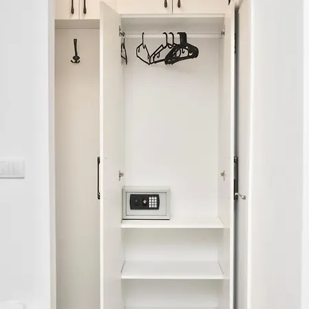 Ramonda - Center Dorcol - With Free Parking Apartman